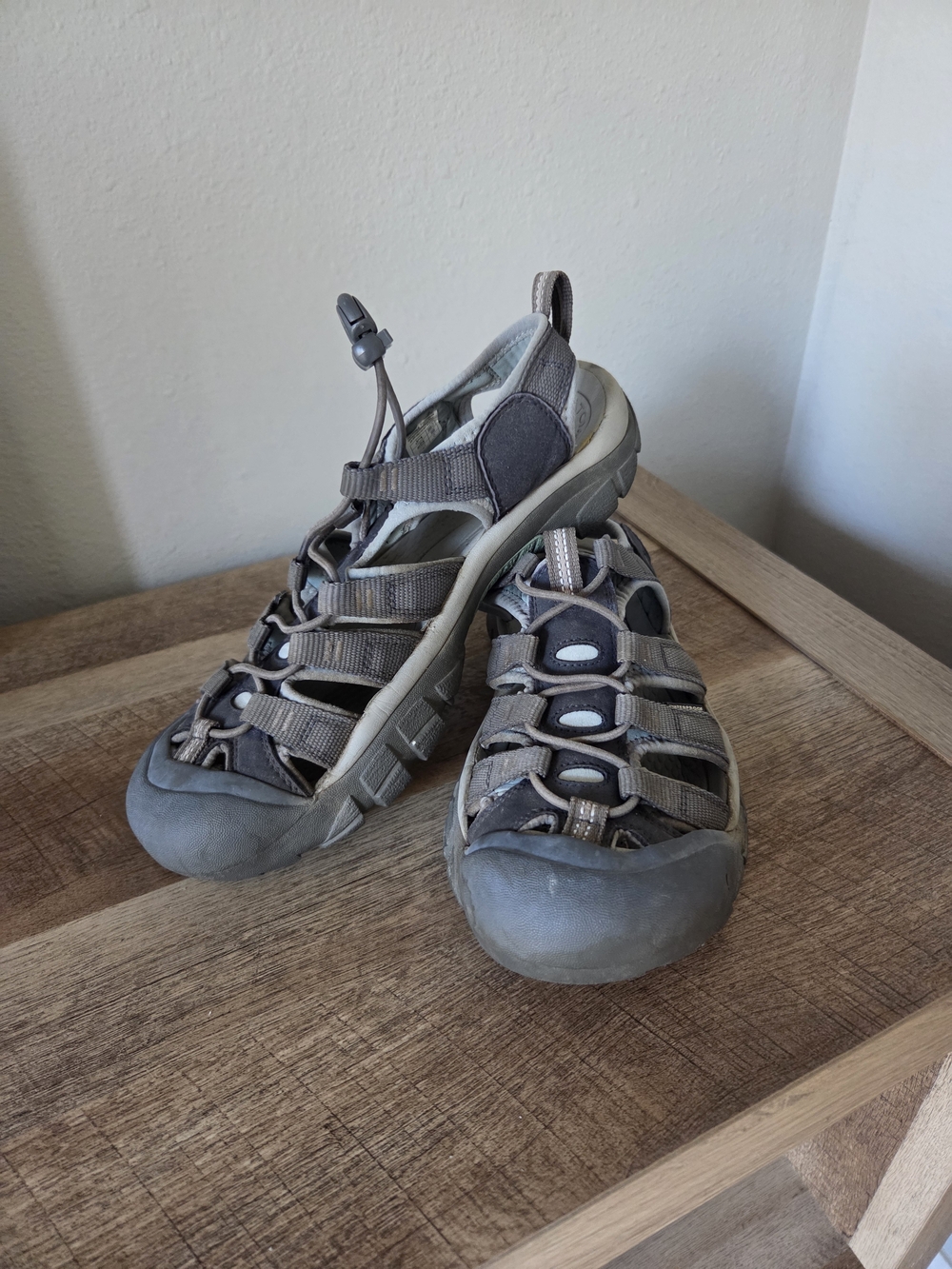 Keen Newport H2 Gray Water Sandals US 8.5